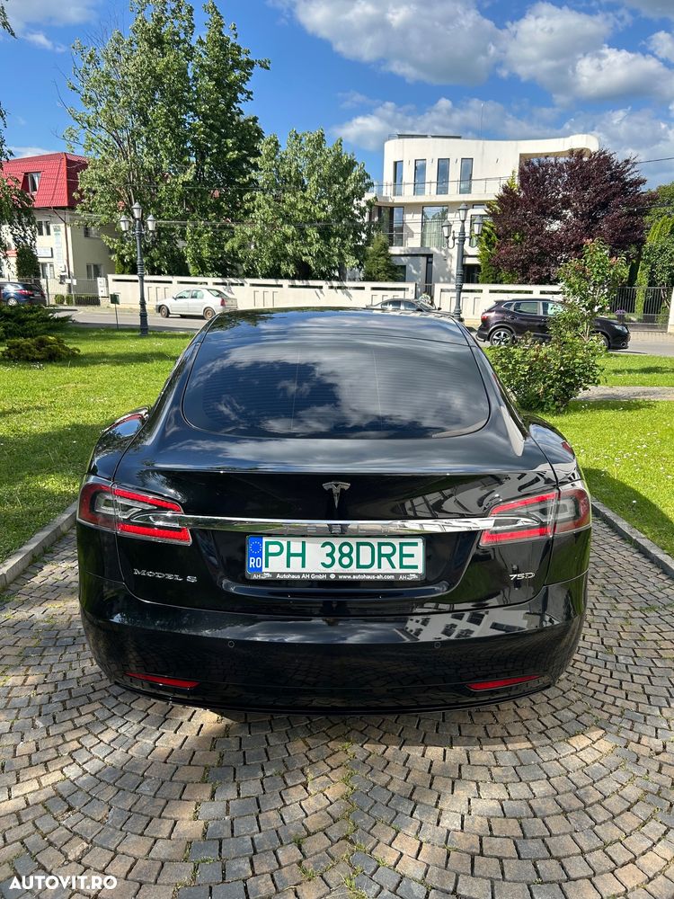 Tesla Model S - 5