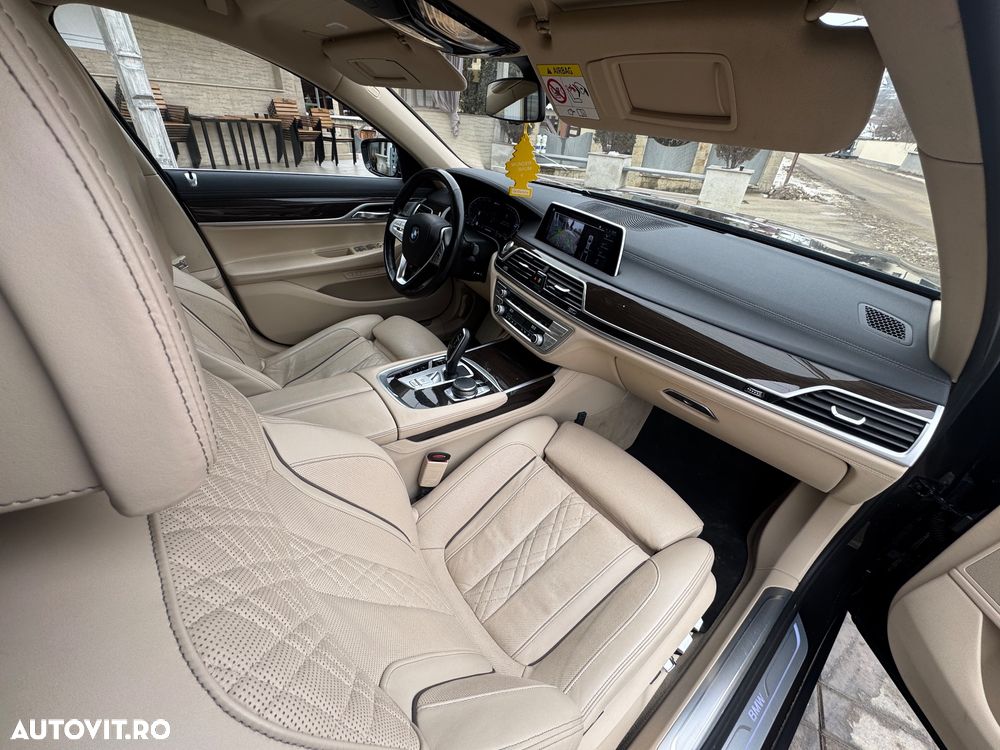 BMW Seria 7 745e - 8