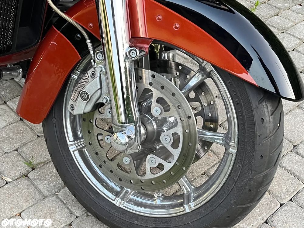 Harley-Davidson Touring Road Glide - 13