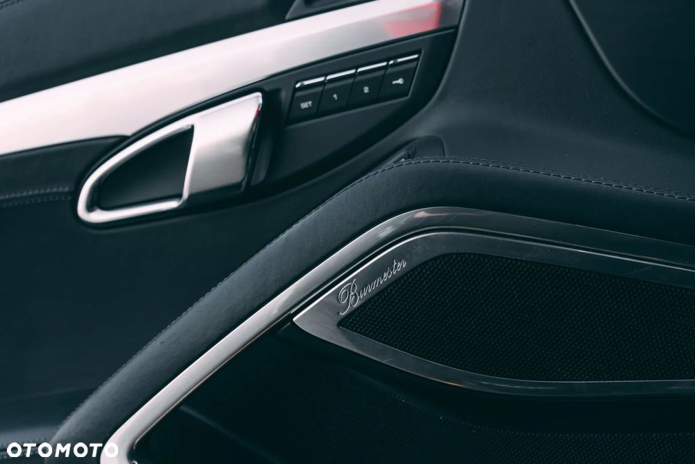 Porsche 911 Carrera 4S - 30