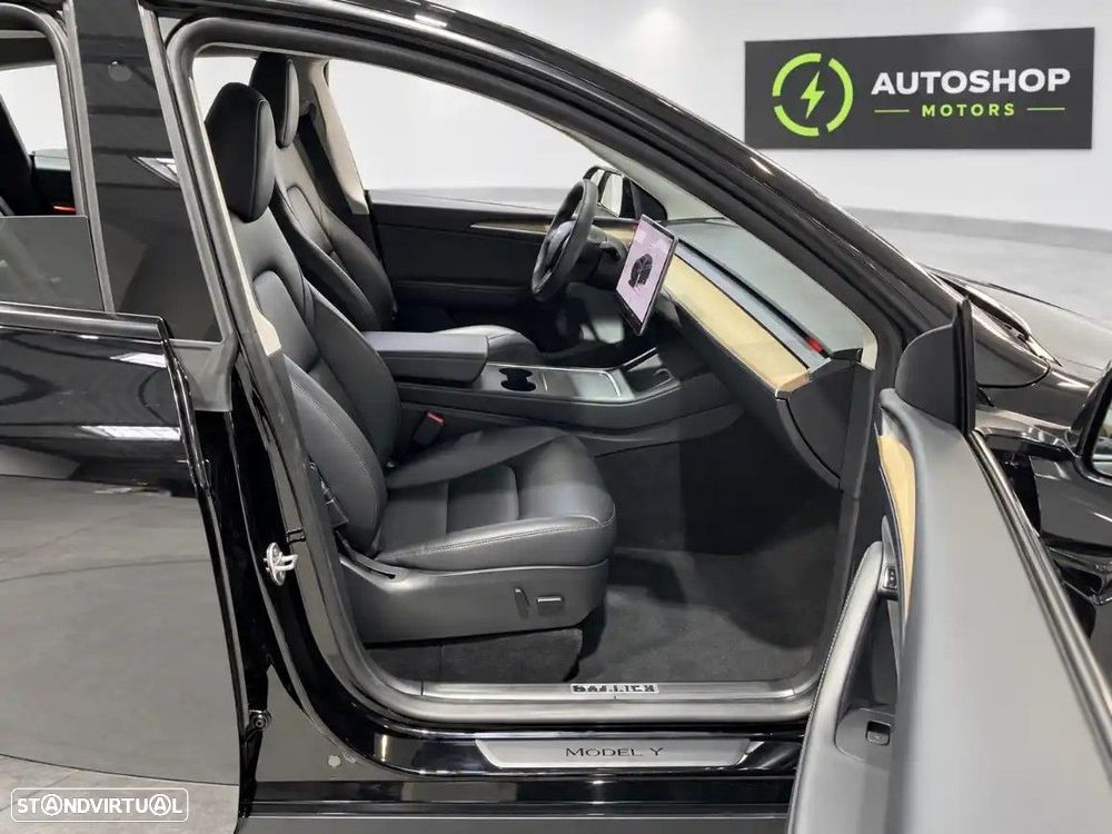 Tesla Model Y RWD - 10