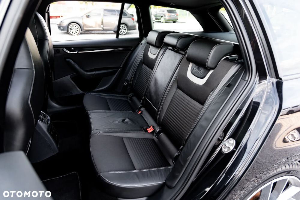 Skoda Octavia 2.0 TDI DSG RS - 19