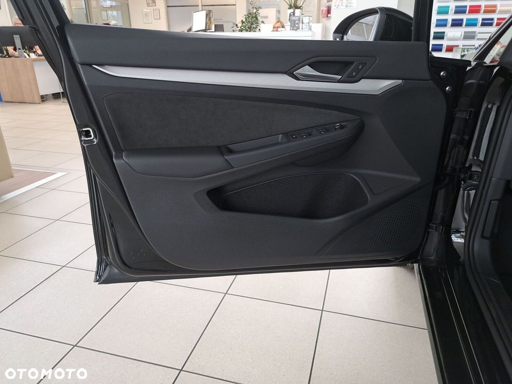 Volkswagen Golf - 11