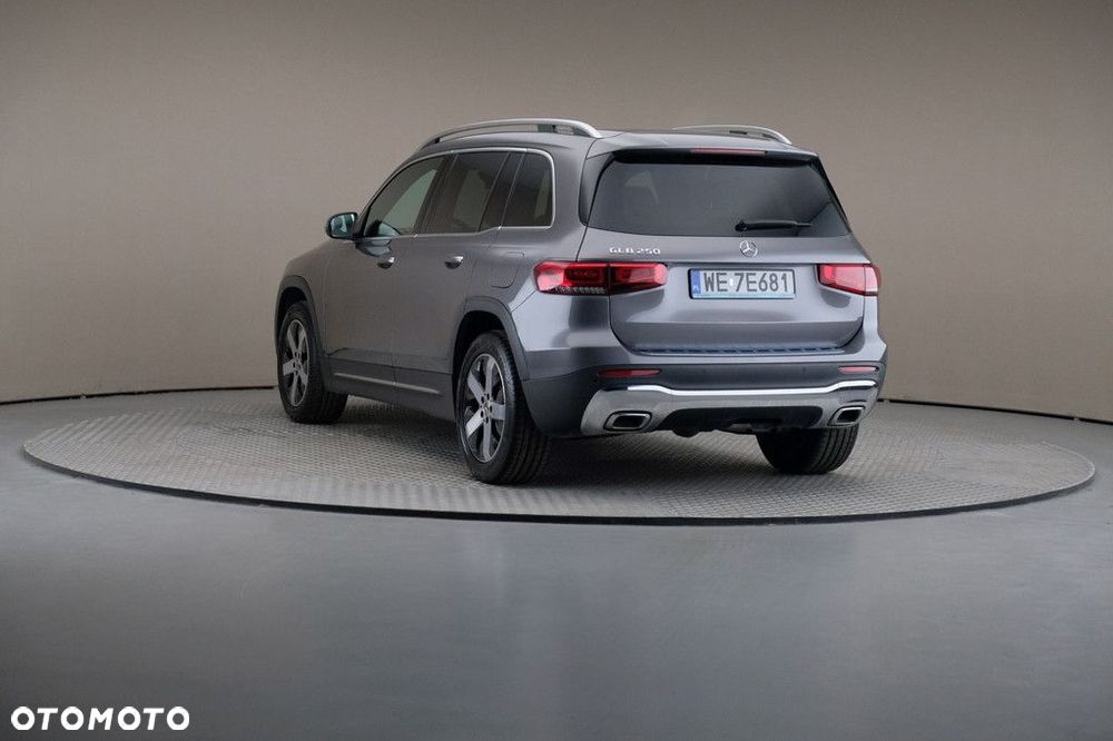 Mercedes-Benz GLB - 2