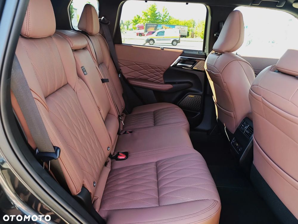 Mitsubishi Outlander Instyle - 25