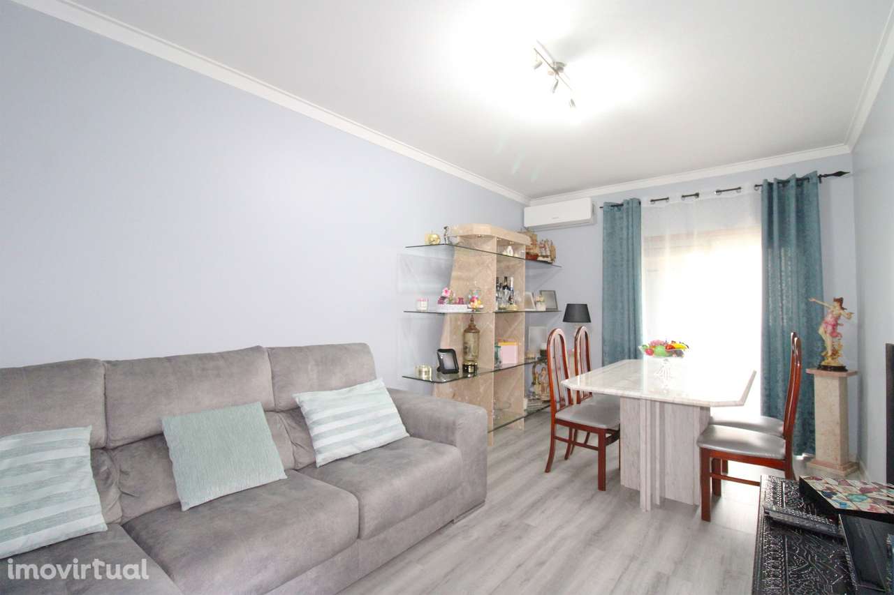 Apartamento T3 Torre da Marinha - Grande imagem: 2/23