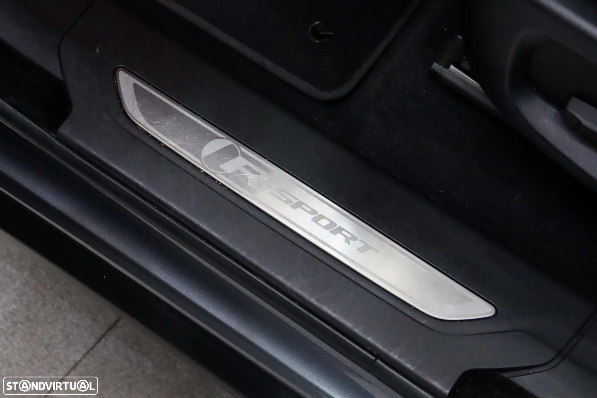 Jaguar F-Pace 2.0 i4D R-Sport Aut. - 9