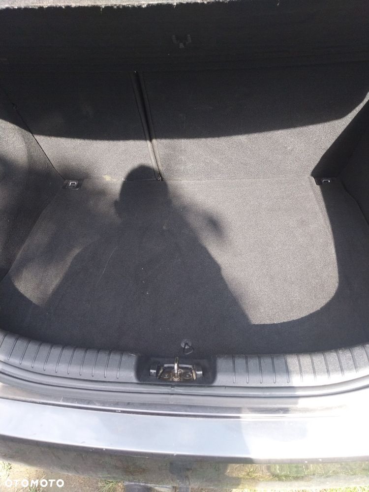Kia Ceed - 8