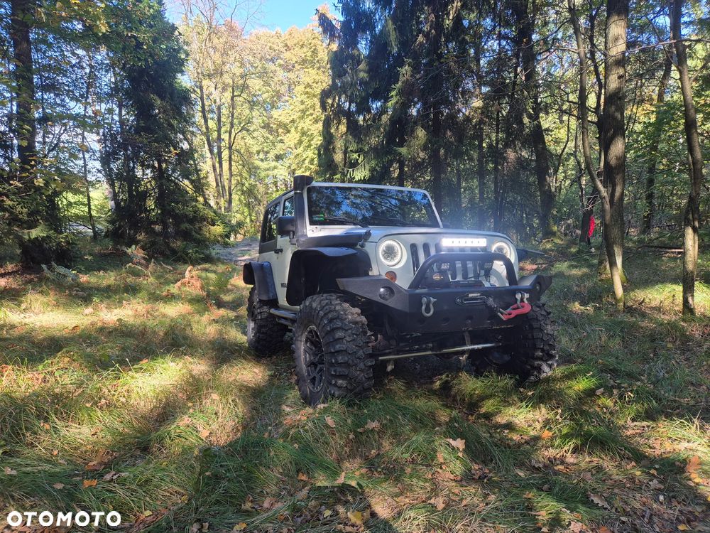 Jeep Wrangler - 23