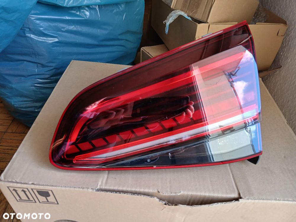 LAMPA PRAWY TYL  VW GOLF VII 5G0945308P - 1