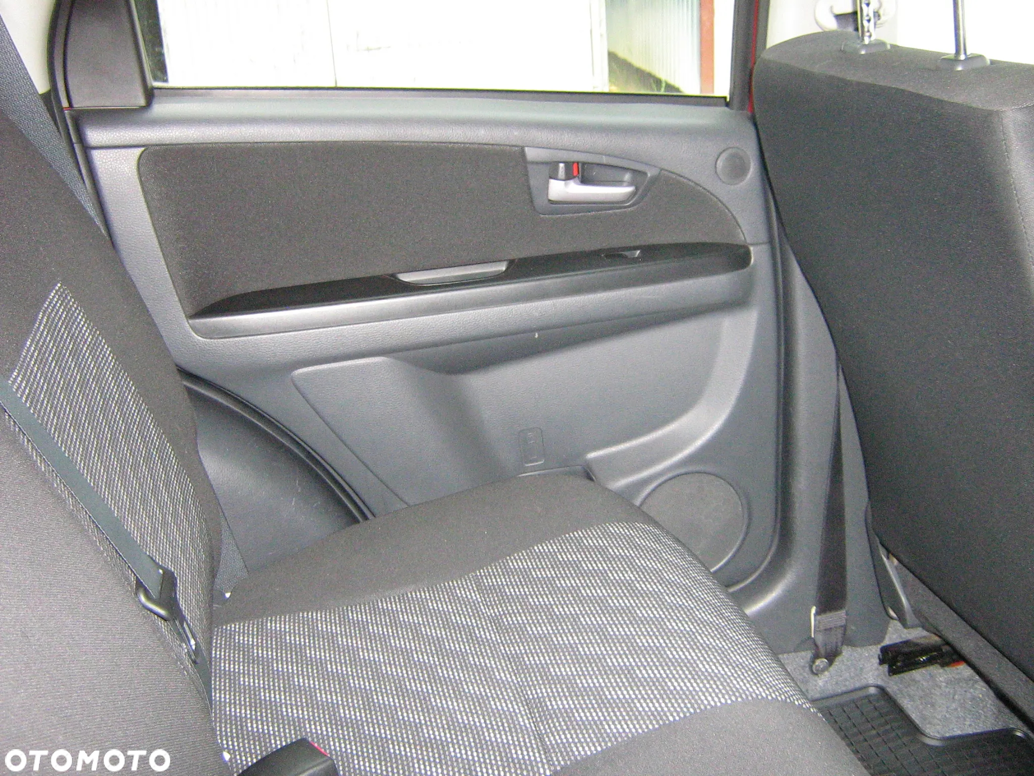 Suzuki SX4 1.6 GS / Premium - 17