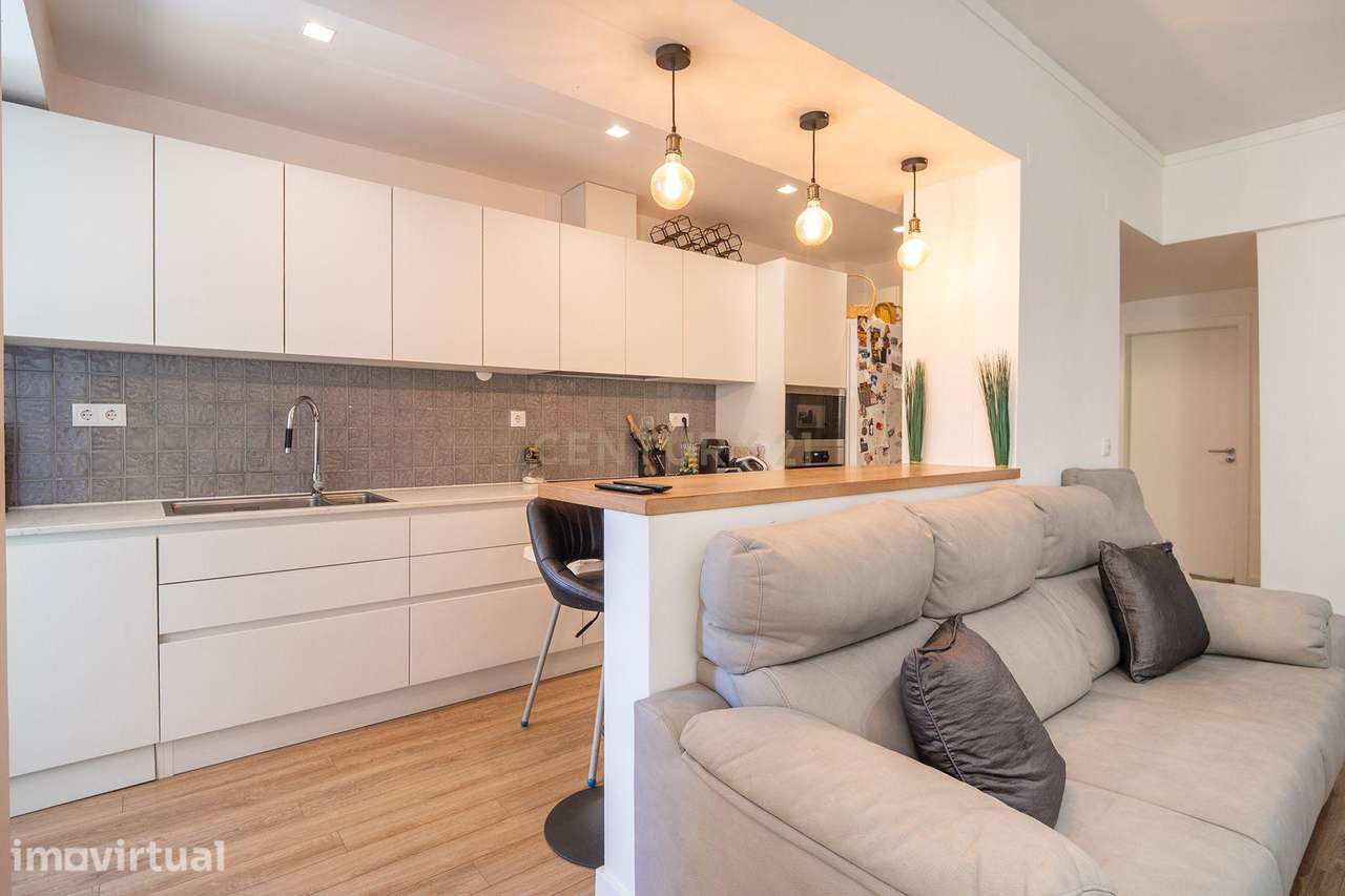 Apartamento Renovado T2 em Oeiras, ótimas áreas e com tudo perto de si - Grande imagem: 4/38
