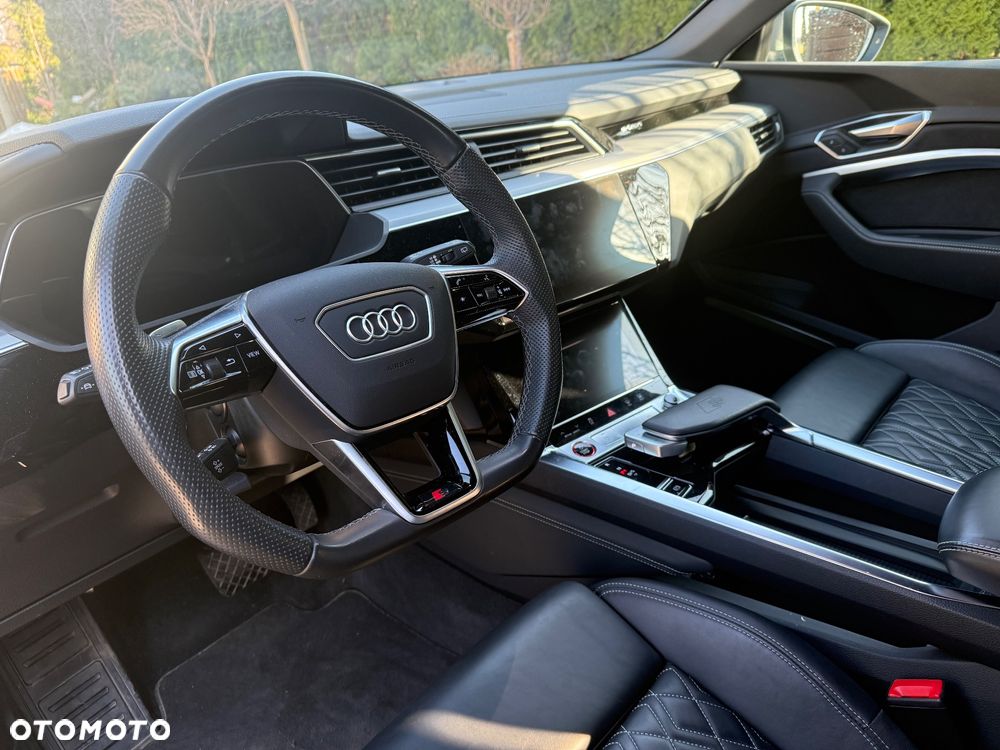 Audi e-tron - 19