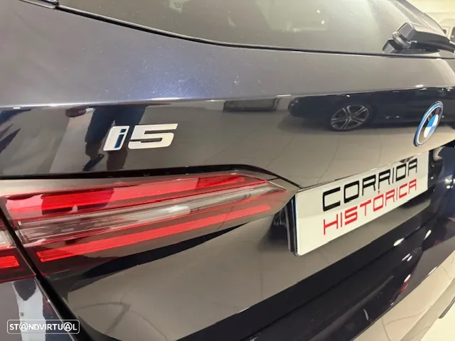 BMW i5 Touring eDrive40 Pack Desportivo M - 34
