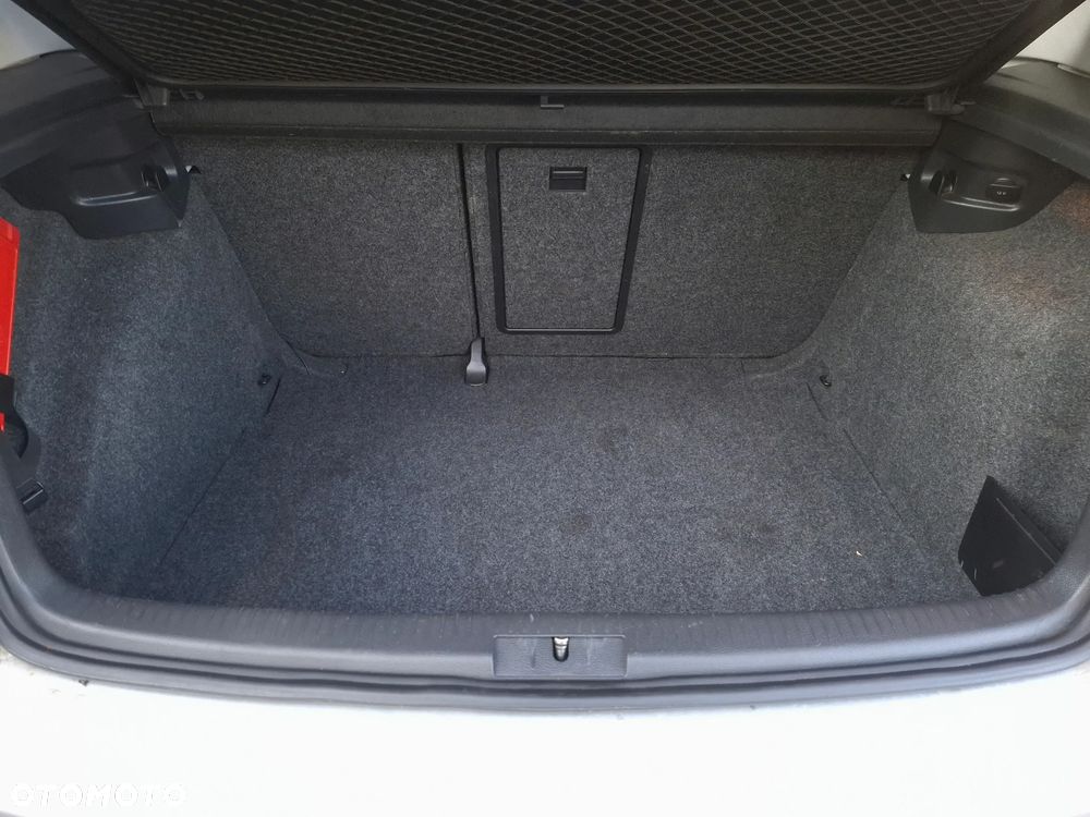 Volkswagen Golf 1.4 TSI Highline - 23
