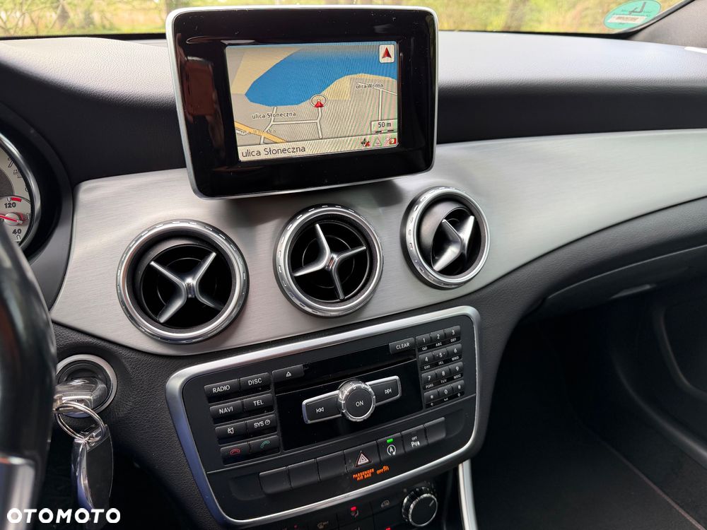 Mercedes-Benz GLA 200 AMG Line - 17