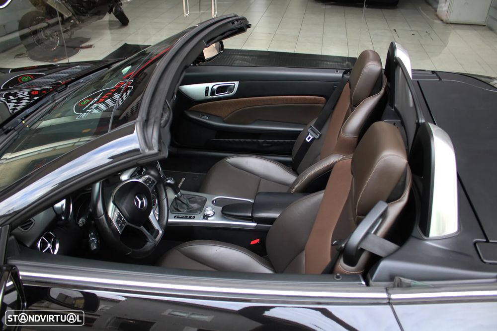 Mercedes-Benz SLK 250 (BlueEFFICIENCY) 7G-TRONIC - 45