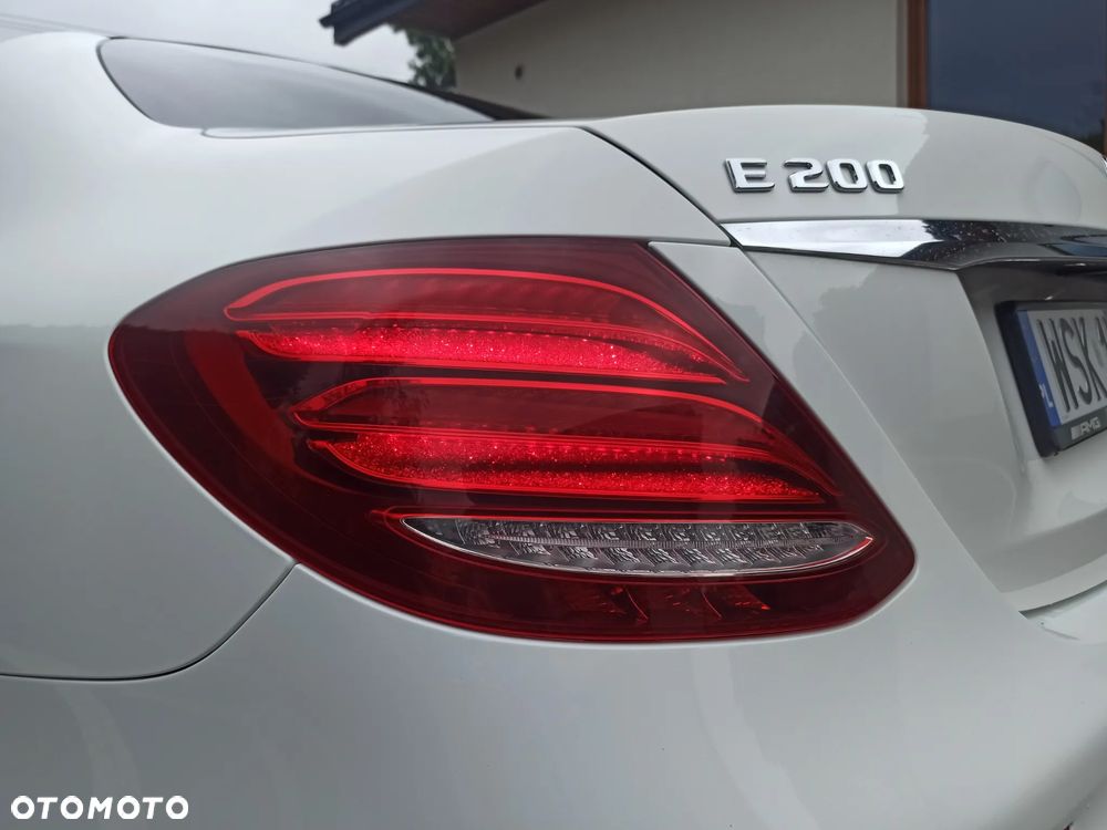 Mercedes-Benz Klasa E 200 4-Matic 9G-TRONIC - 8