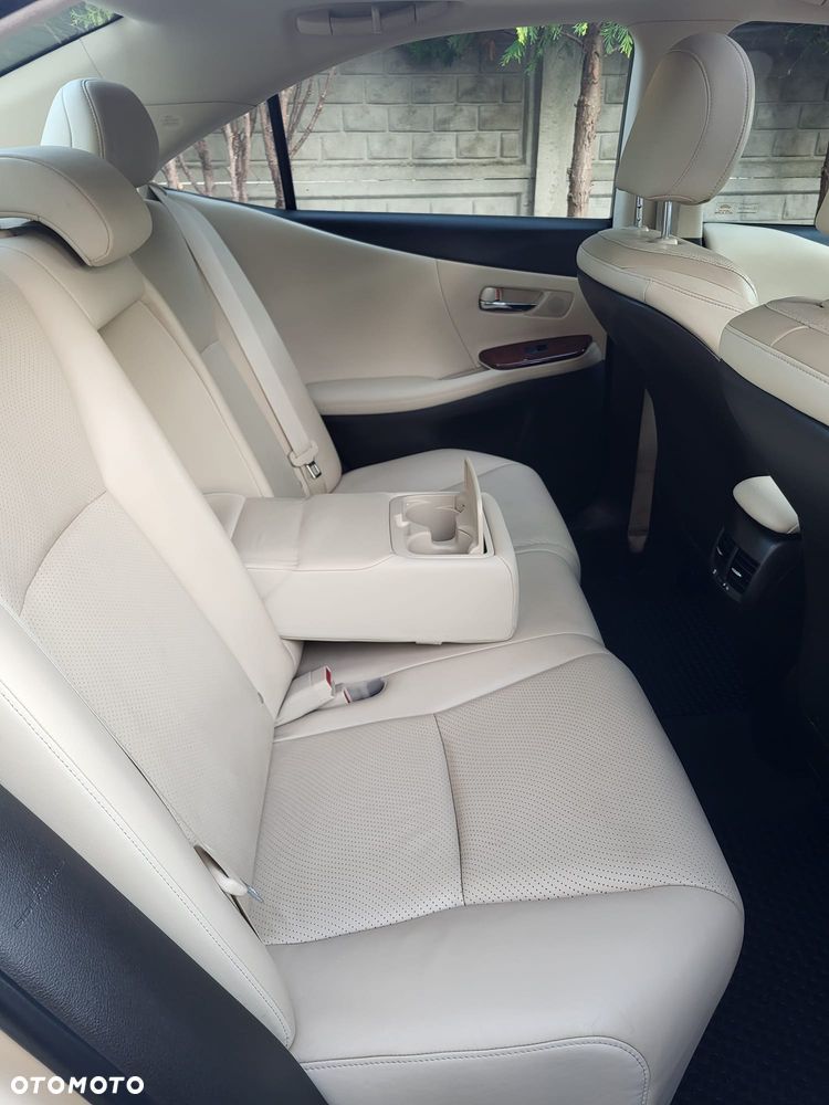 Lexus HS 250h - 9