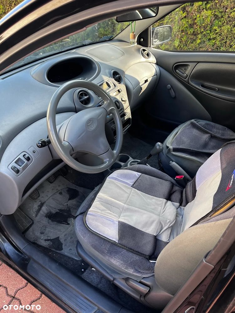 Toyota Yaris 1.0 Terra - 10