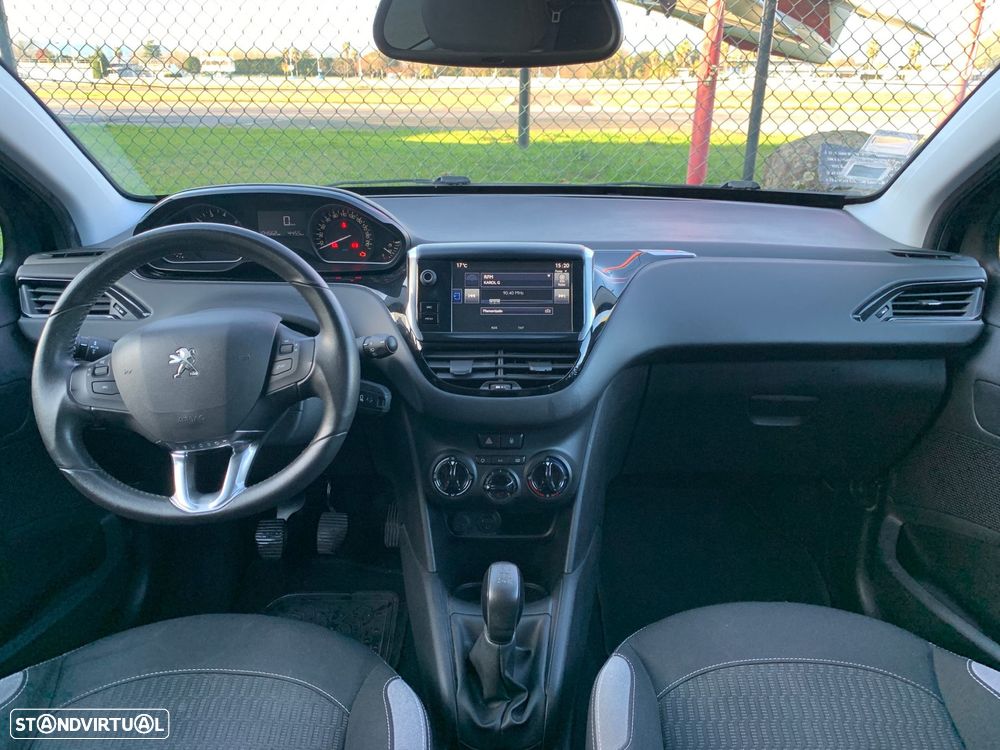 Peugeot 208 1.2 PureTech Allure - 15