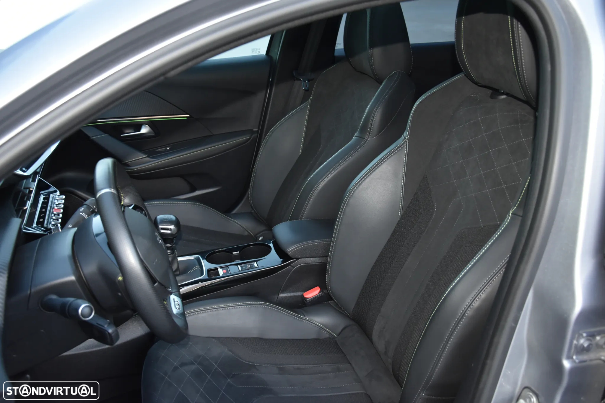 Peugeot 208 1.2 PureTech GT - 23