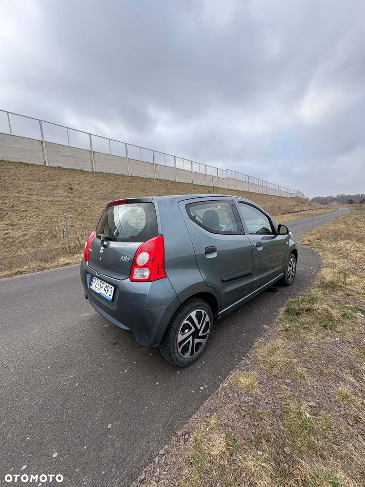 Suzuki Alto 2011 photo 3