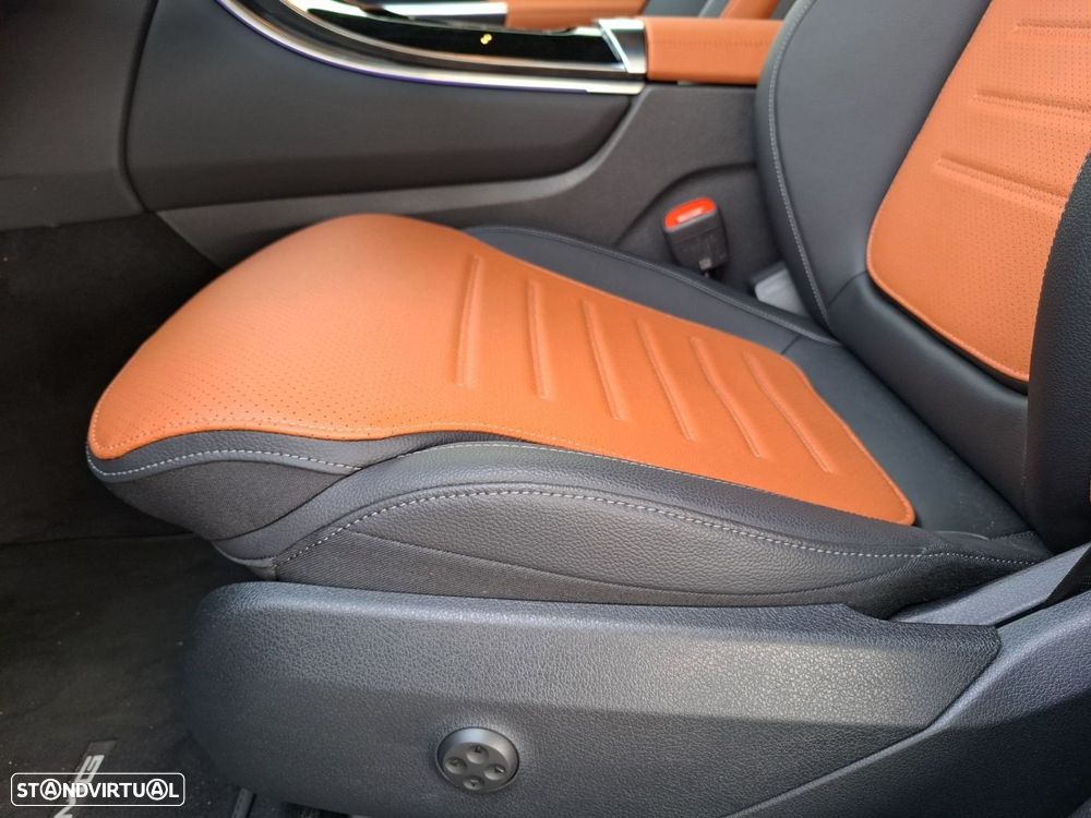 Mercedes-Benz GLC 300 d Coupe 4Matic - 12