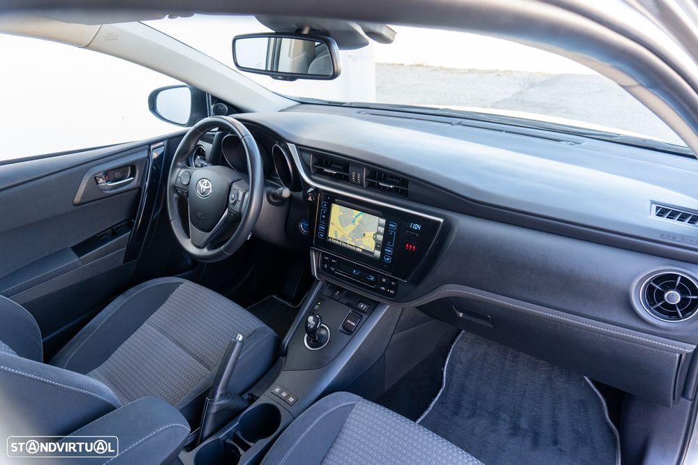 Toyota Auris 1.8 HSD Comfort +P.Sport+Navi - 33