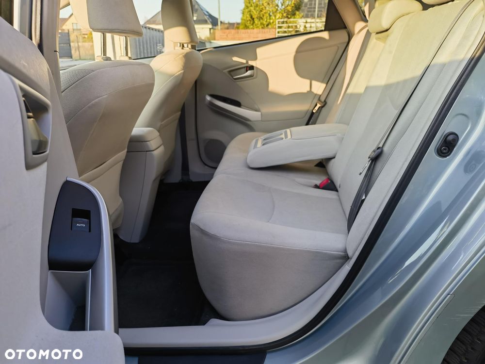 Toyota Prius (Hybrid) Comfort - 15