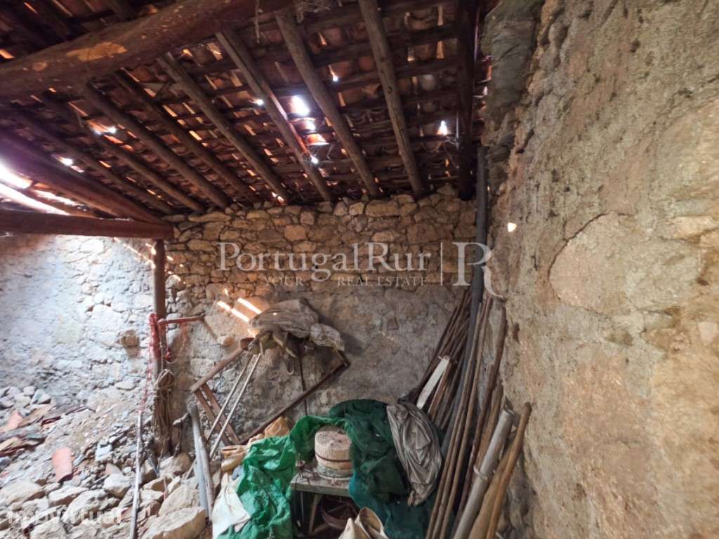 Ruina para recuperar em Salvaterra do Extremo - Grande imagem: 5/21