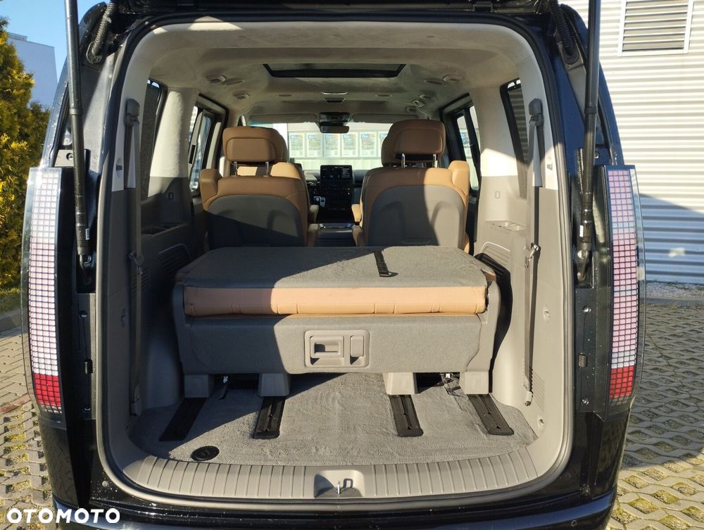 Hyundai Staria 1.6 T-GDI HEV Luxury - 28