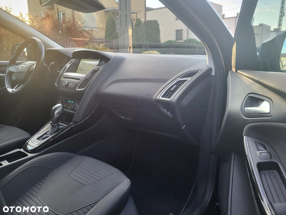 Ford Focus 1.0 EcoBoost Titanium - 12