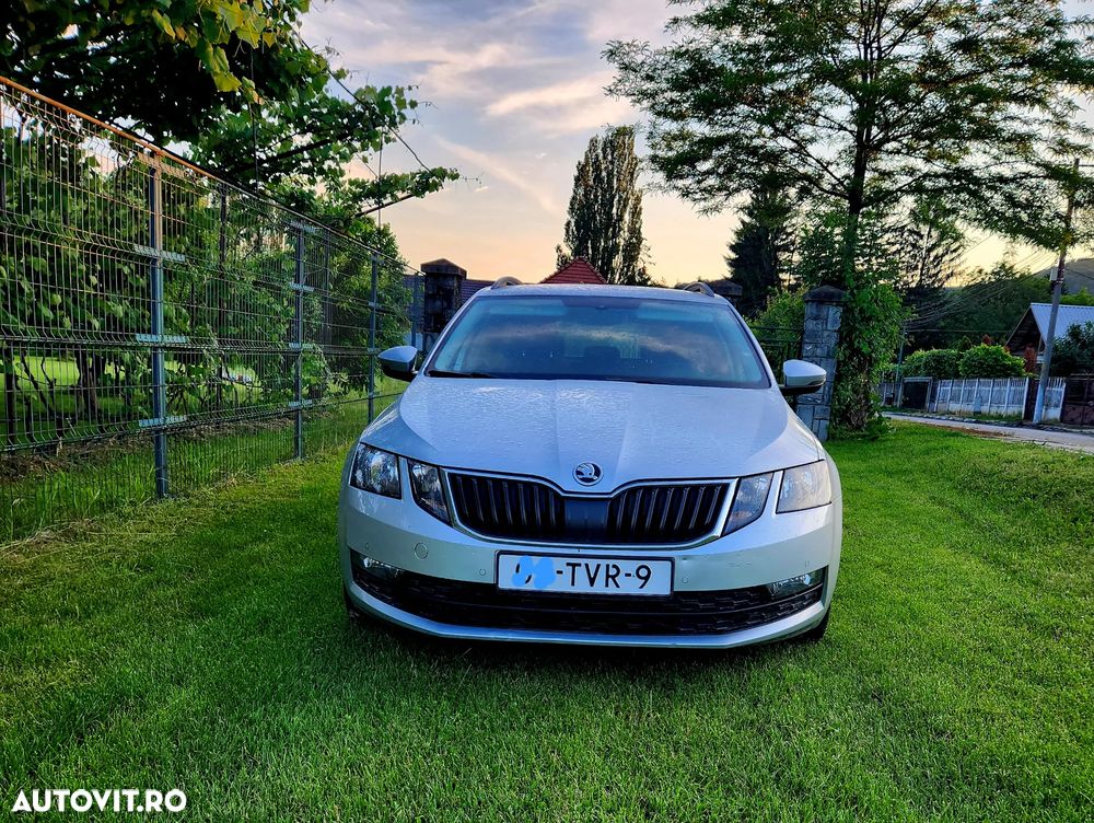 Skoda Octavia 1.6 TDI DSG Style - 2