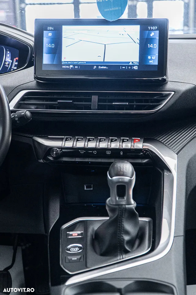 Peugeot 3008 1.2 PureTech S&S BVM6 Allure - 4