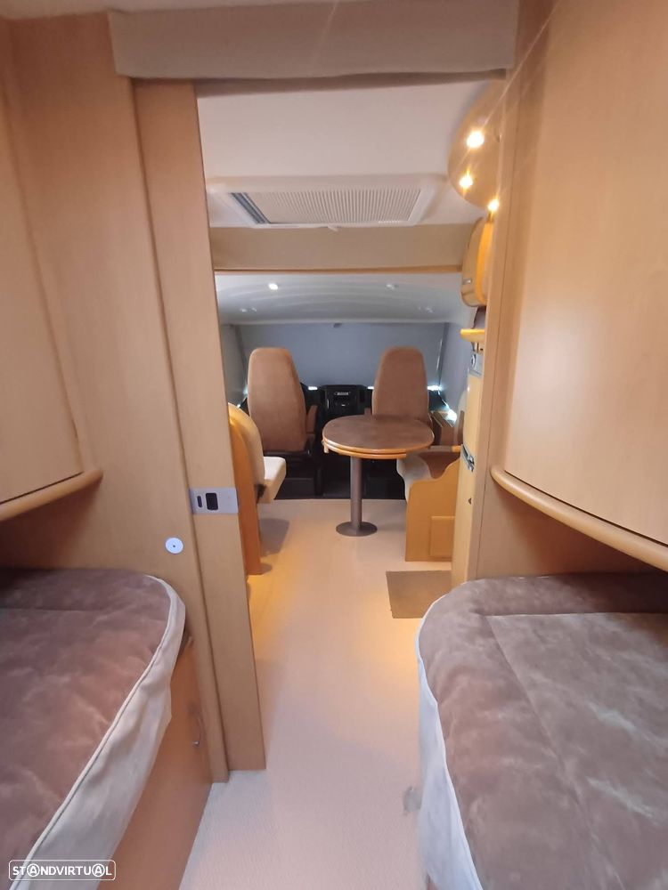 Mercedes-Benz Sprinter Pilote Explorateur 733FJ - 18