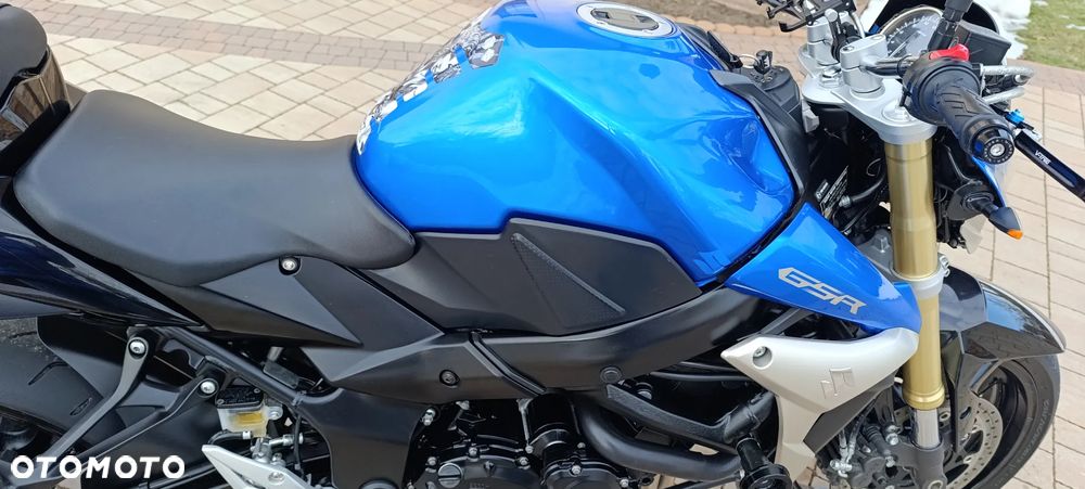 Suzuki GSR - 20