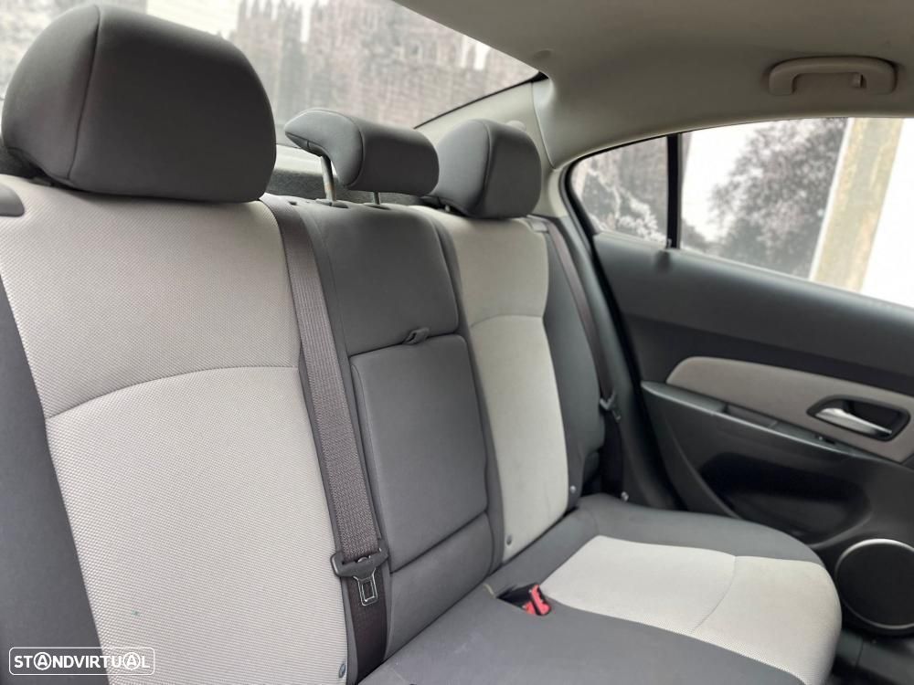 Chevrolet Cruze 2.0 VCDi LT - 4