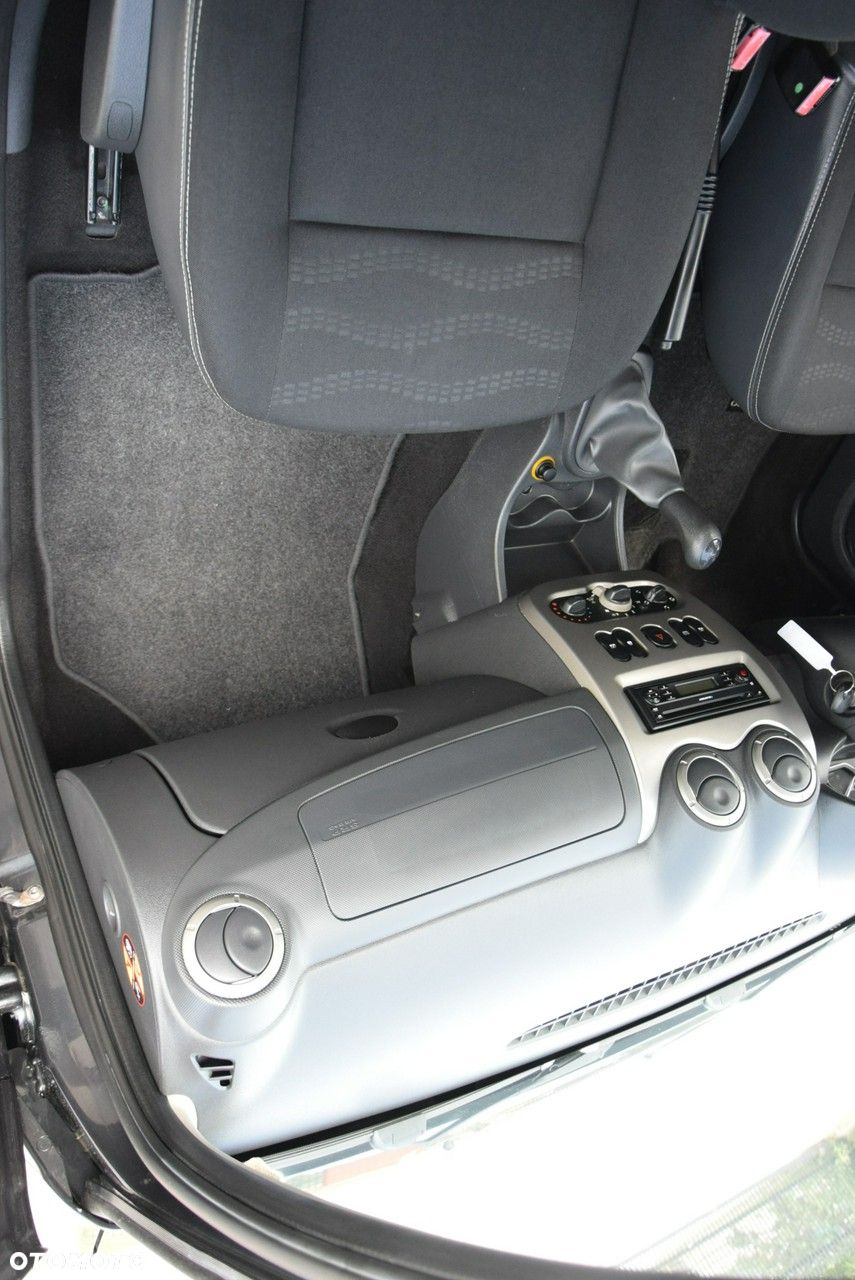 Dacia Sandero Stepway 1.6 - 19