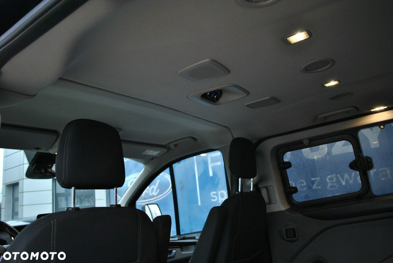 Ford Tourneo Custom - 15