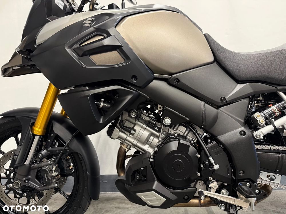 Suzuki V-STROM - 17
