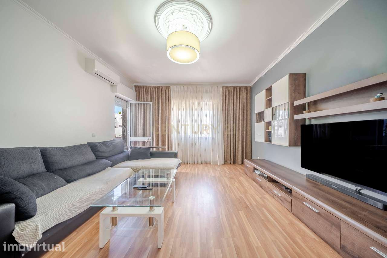 Apartamento T3 em Quarteira – Espaço, Conforto e Excelente Localização - Grande imagem: 2/27