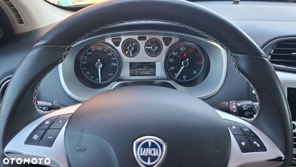 Lancia Delta 1.4 TurboJet 16v Gold - 17