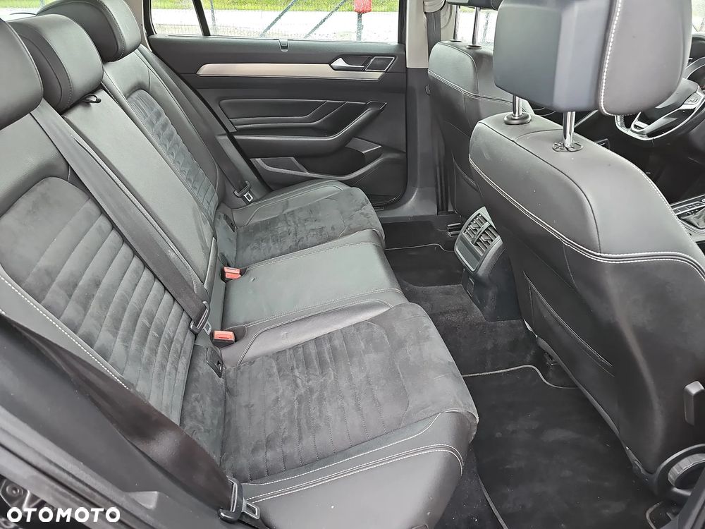 Volkswagen Passat 2.0 TDI 4Mot Elegance DSG - 22