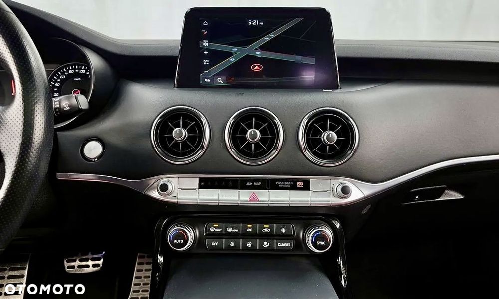 Kia Stinger - 16