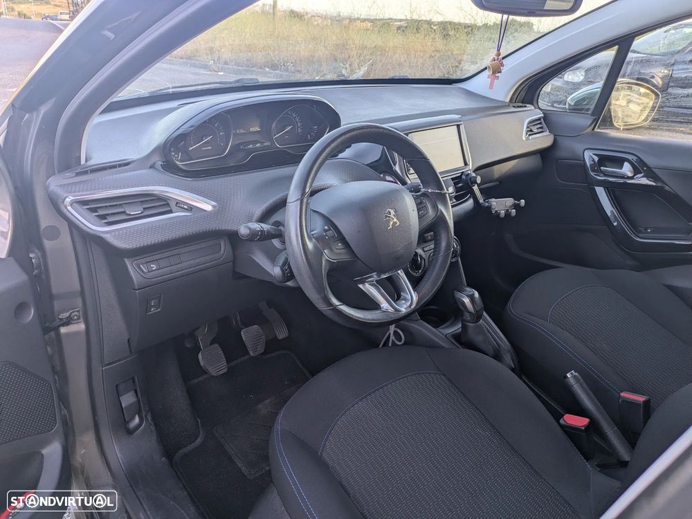 Peugeot 208 1.2 PureTech Style - 8
