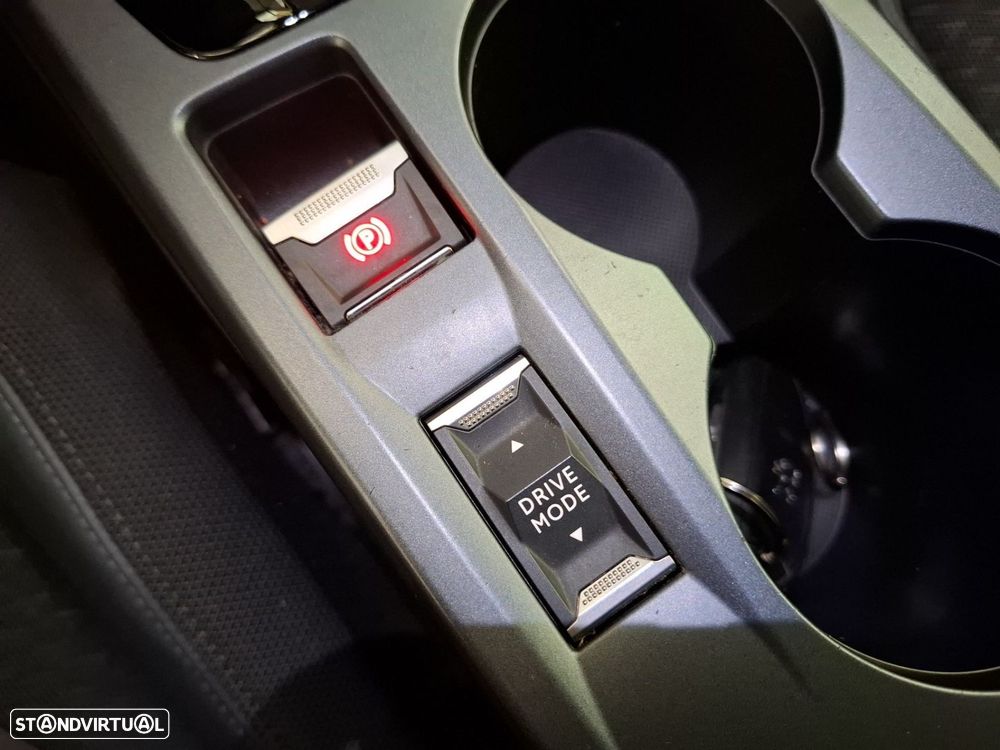 Peugeot 2008 1.2 PureTech Allure EAT8 - 21