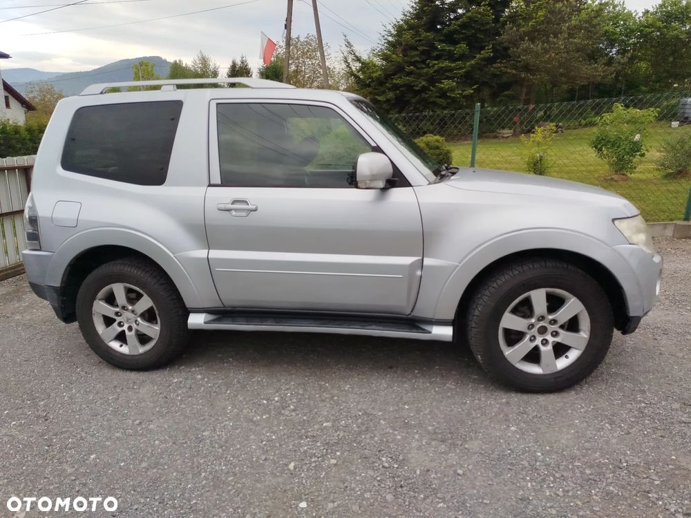 Mitsubishi Pajero - 14