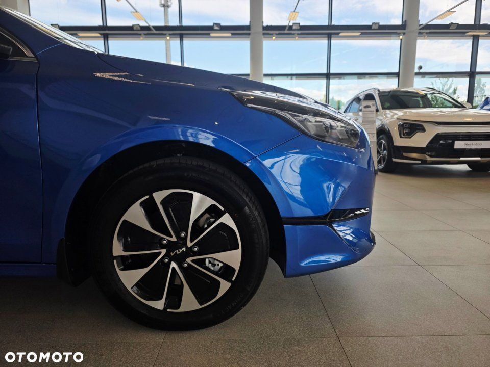 Kia Ceed - 12