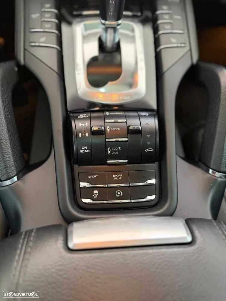 Porsche Cayenne Platinum Edition — fotografia 12